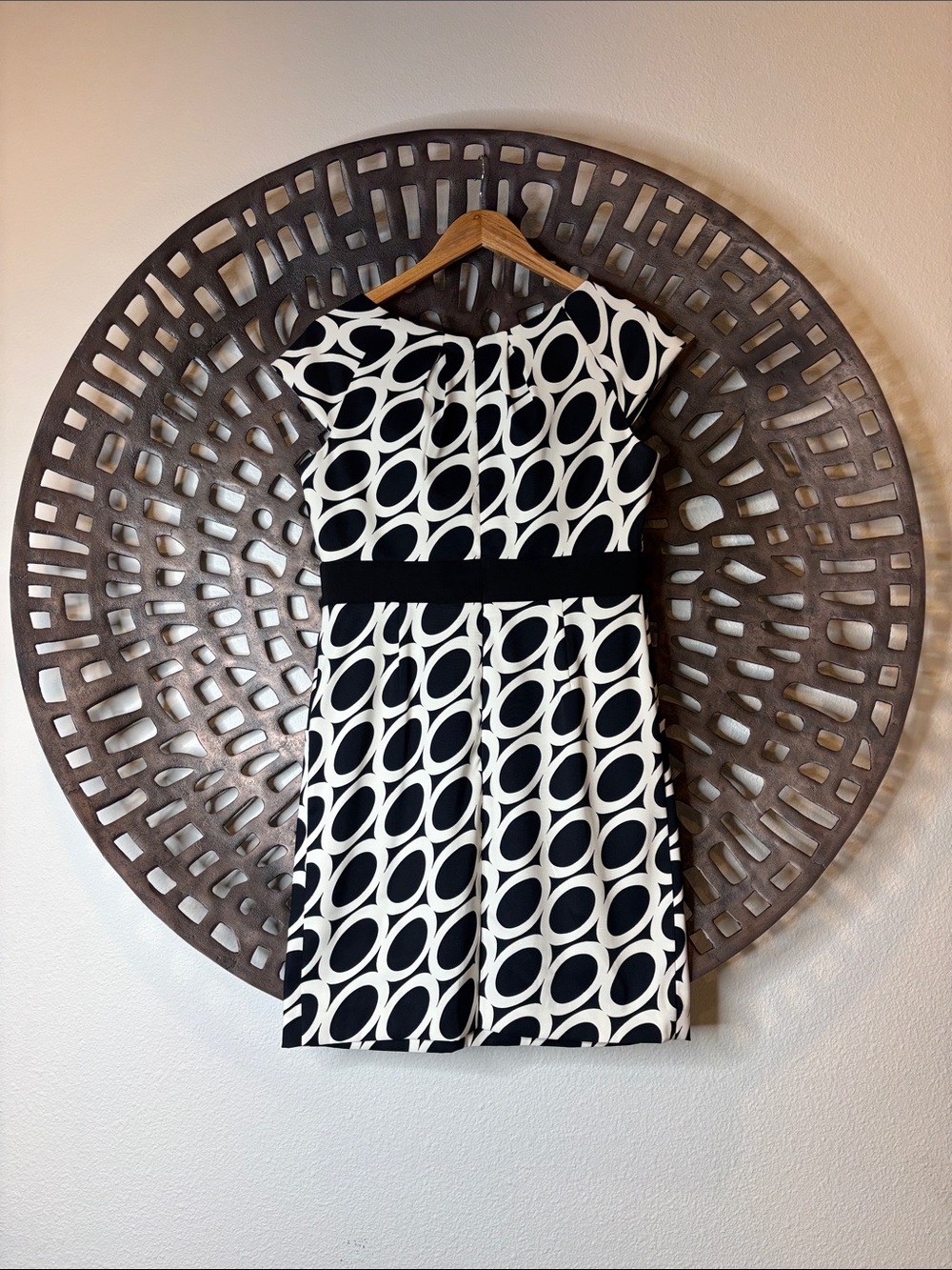 🖤Jessica Howard Black White Sleeveless Circle Print Dress 10P Stretch Midi🖤 - Picture 5 of 13